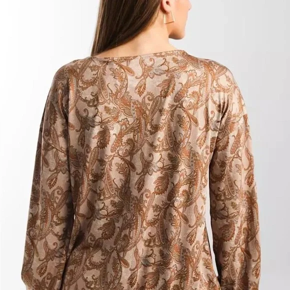 Buckle Daytrip top. Worn once. Size Medium - Picture 2 of 3